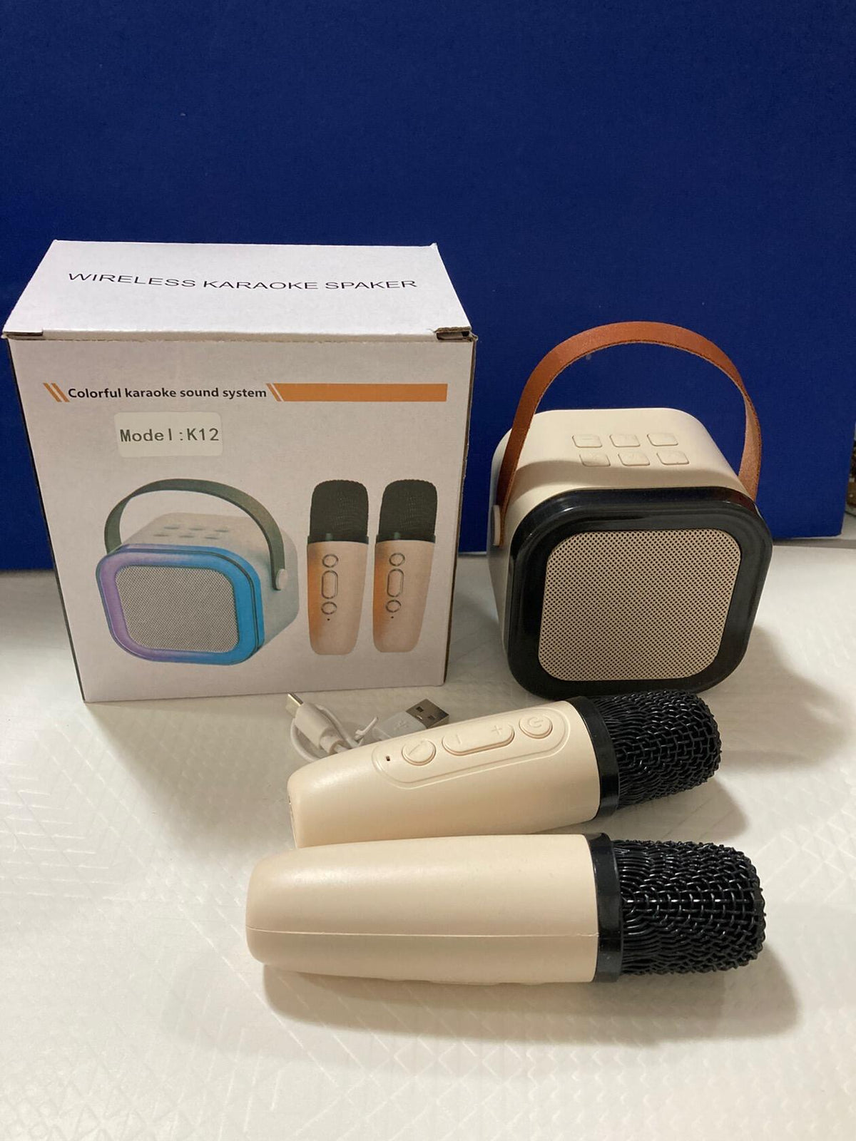 Set karaoke cu boxă și 2 microfoane (83060)