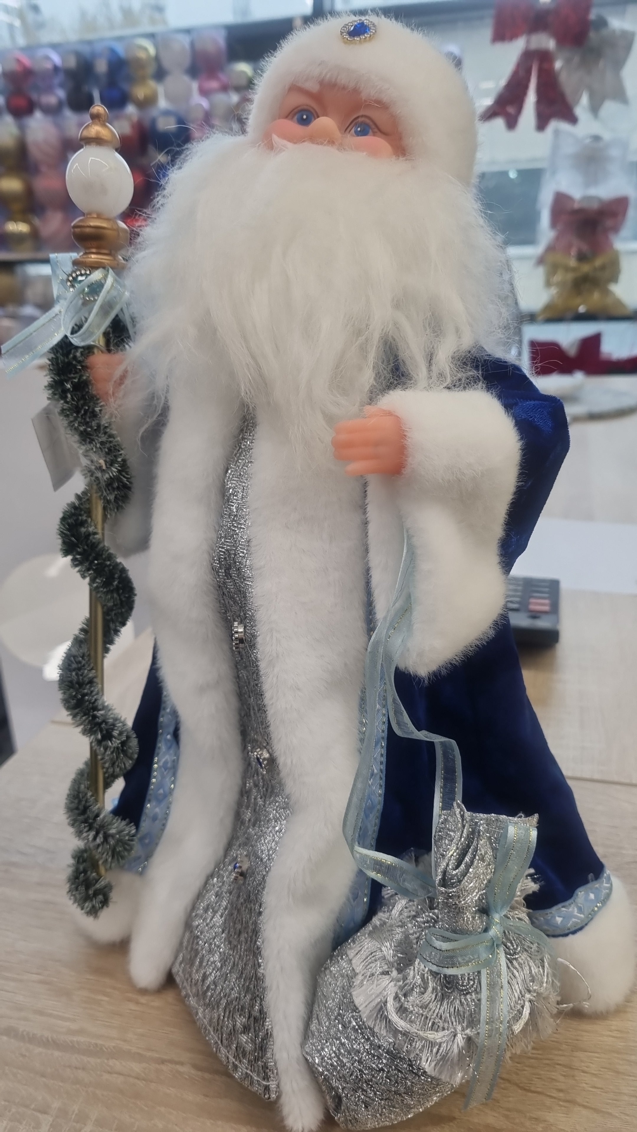 Mos Craciun în palton albastru D246-137