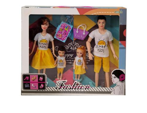 Set papusi "Family" cu accesorii T4318