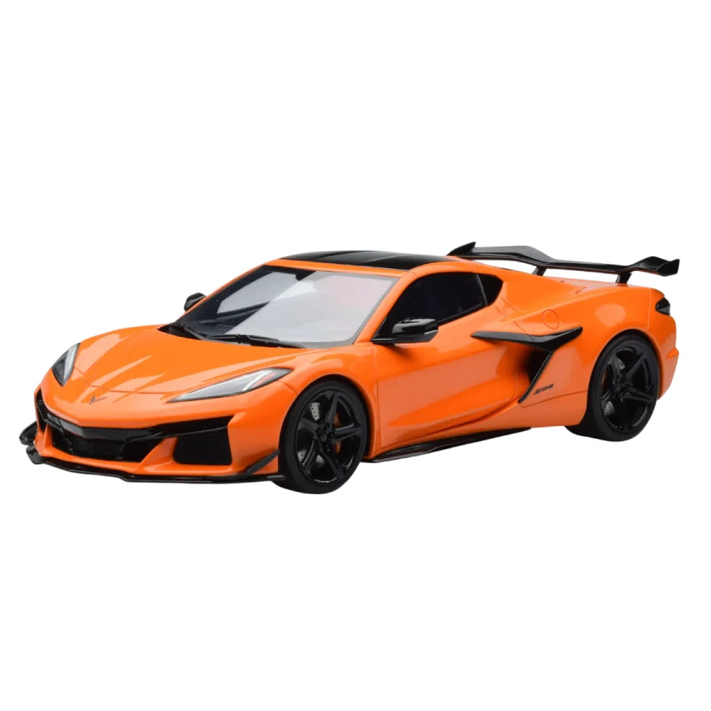 (10018) Chevrolet Corvette C8 Z06（2024） (двери открыты)