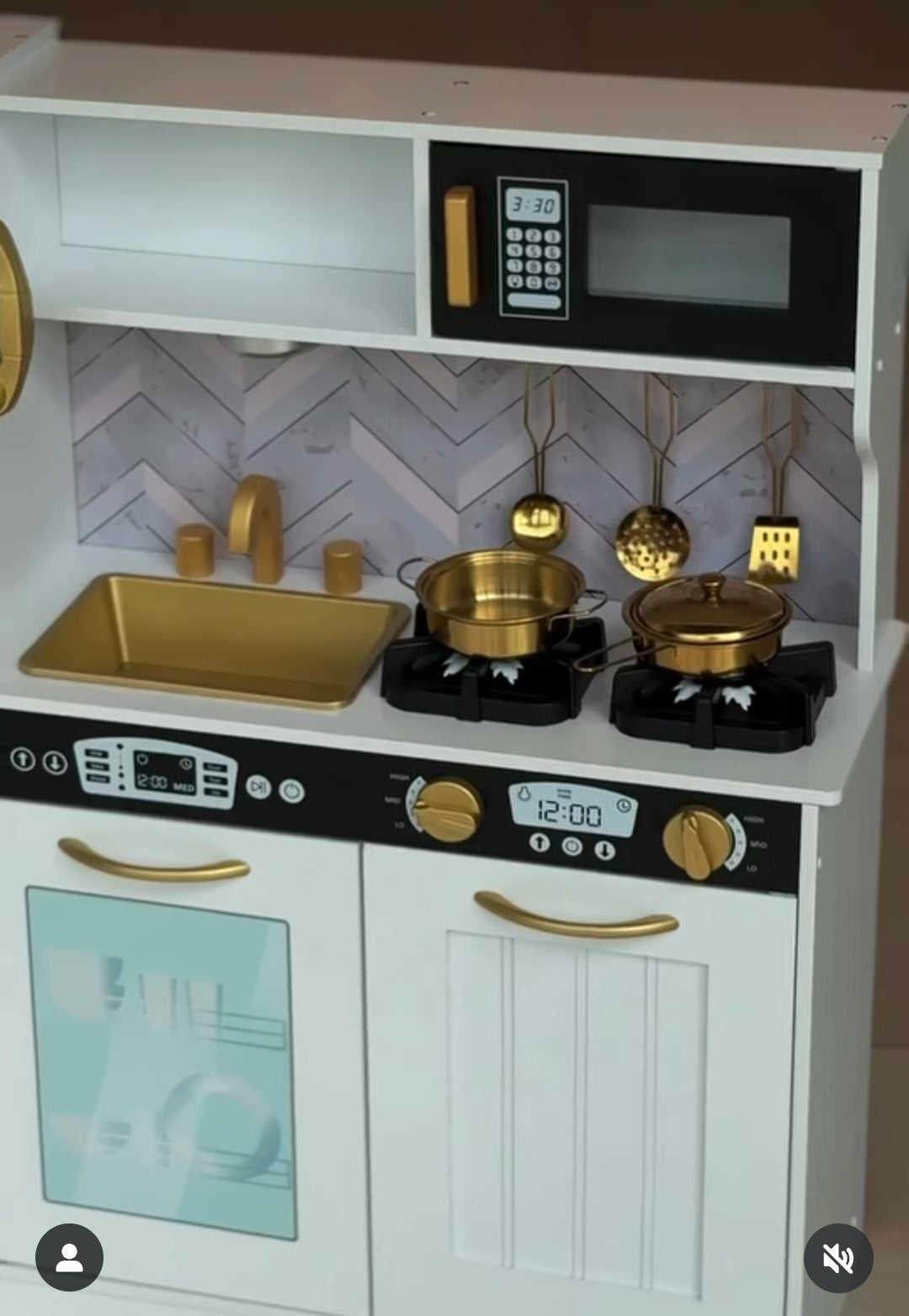 Деревянная кухня с аксессуарами и функциями 80*24*80см W10C946D